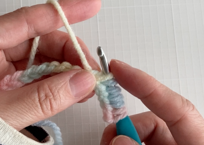 かぎ針はアフガン針の代用となり、アフガン編みが編めるか検証