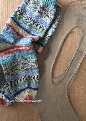 手編み靴下とソックブロッカー
