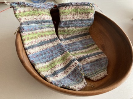 二足同時編み　ラベリーの人気パターンで編む靴下　プレーンバニラソックス
