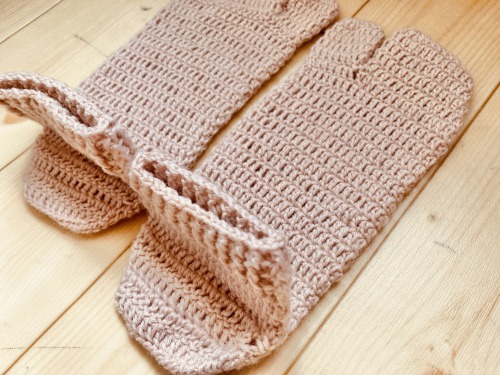 かぎ針編みの足袋ソックス